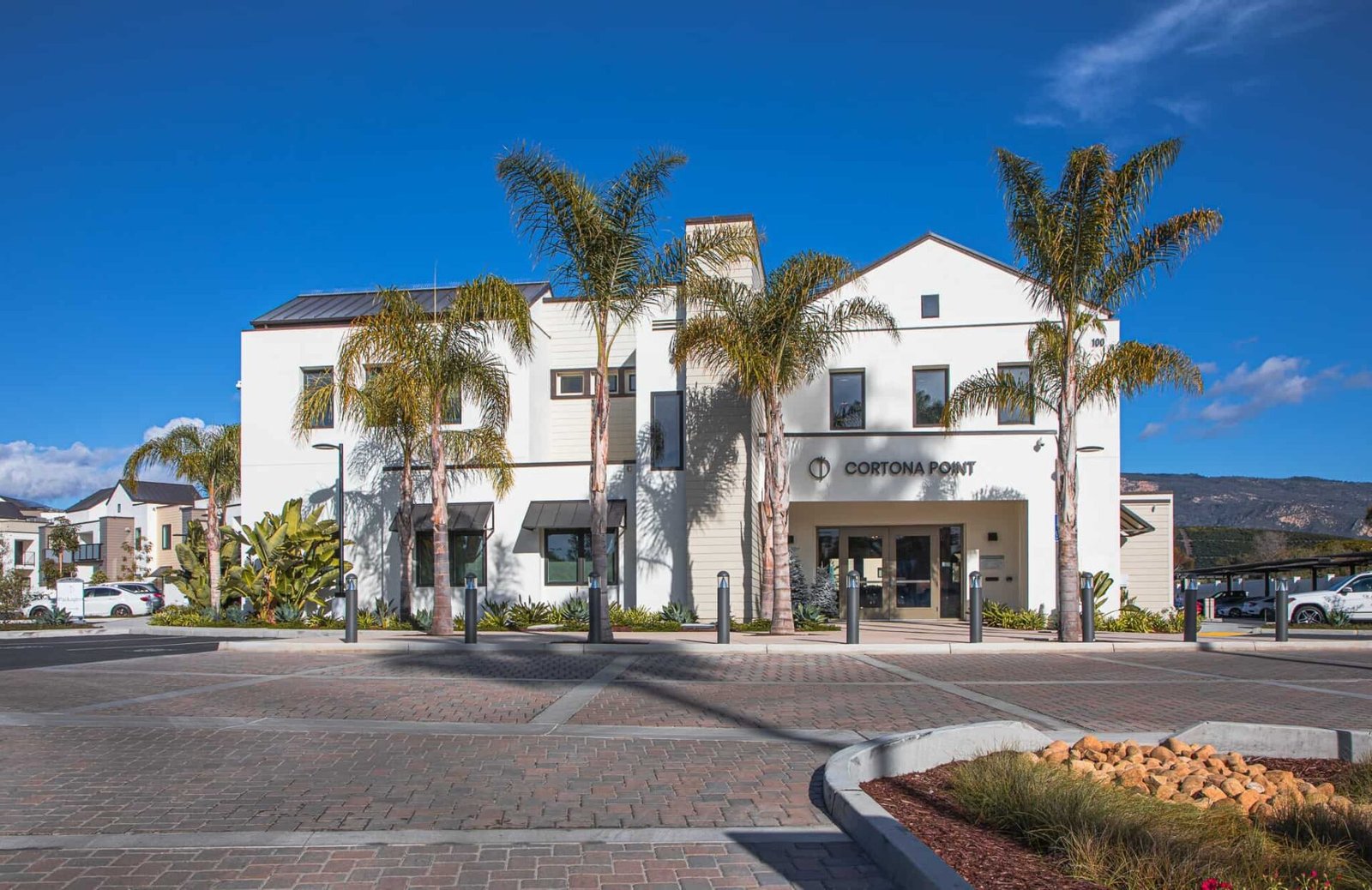 01 clubhouse